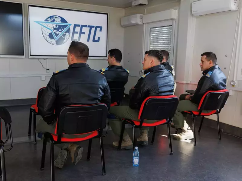 studentii-f16-in-sala-de-clasa-3