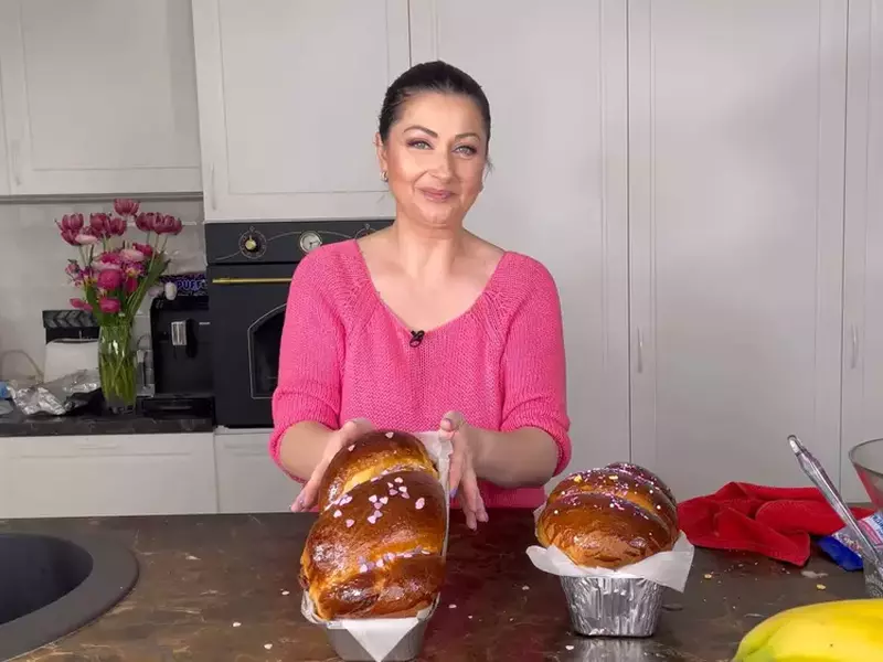 Gabriela Cristea reteță cozonaci nucă și ciocolată