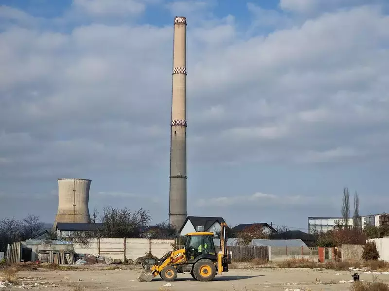 Fosta termocentrală pe cărbune din Doiceşti a funcţionat din 1953 până în 2009. După închidere, a trecut prin toate etapele destrămării, începând cu vânzarea la un preţul modic şi terminând cu demolarea unor părţi din construcţie. 
