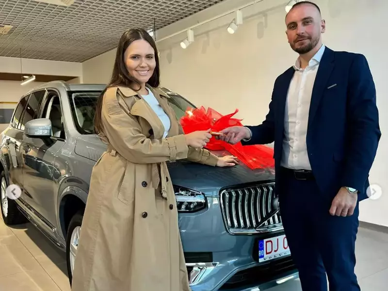 cristina-siscanu-madalin-ionescu-masina-2