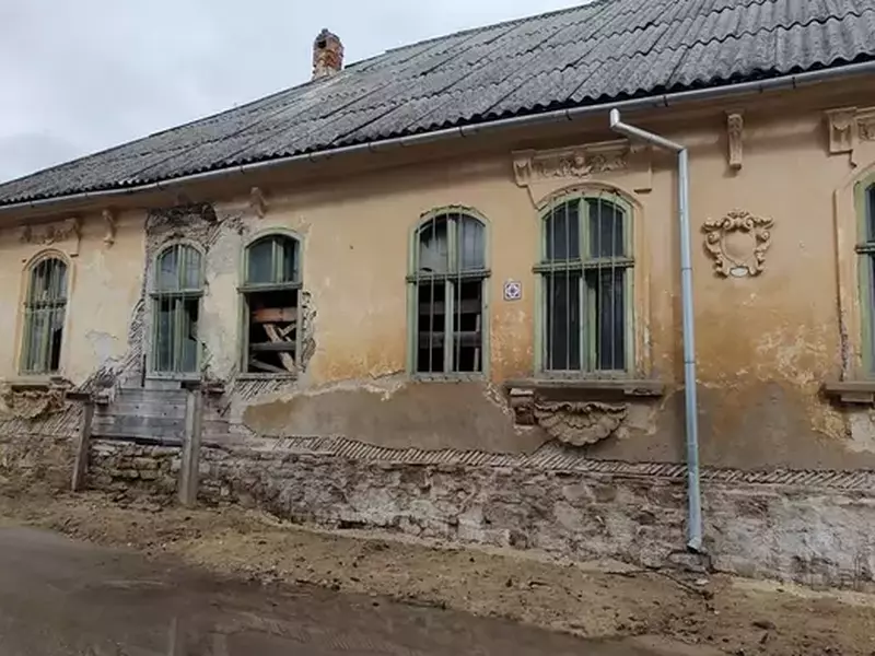 cladire monument rosia