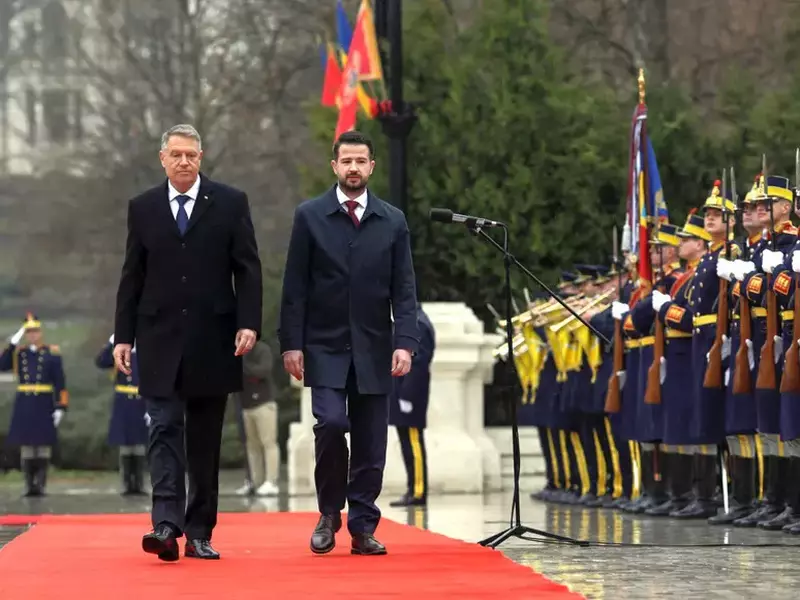Klaus Iohannis îl primește pe Jakov Milatovic, preşedintele Muntenegrului, în timpul vizitei oficiale a acestuia, la Palatul Cotroceni din București, 12 martie 2024. Inquam Photos / George Călin