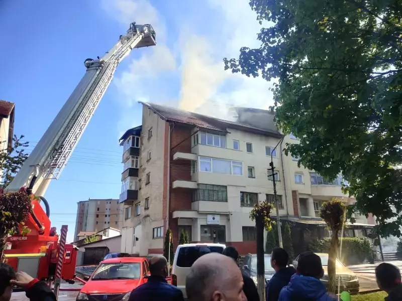 whatsapp-image-2024-04-20-at-11-44-4913719858