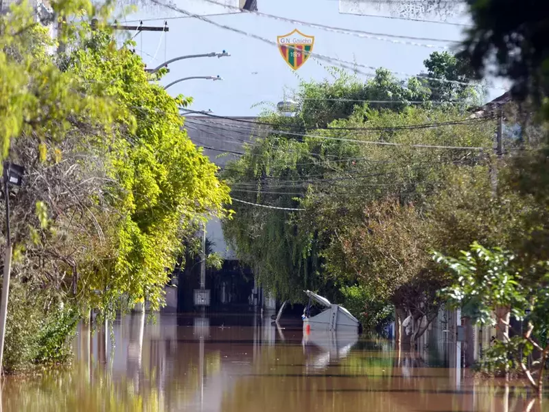 RECORD DATE NOT STATED Volunteer work to support rain victims in Porto Alegre, Rio Grande do Sul Porto Alegre (RS), 05/0