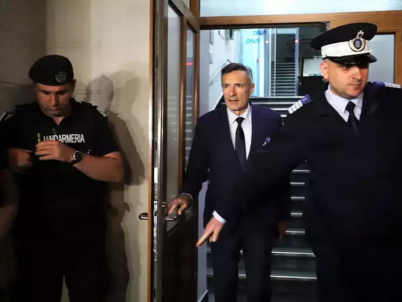 Florian Coldea, la ieșirea de la DNA Foto Dumitru Angelescu