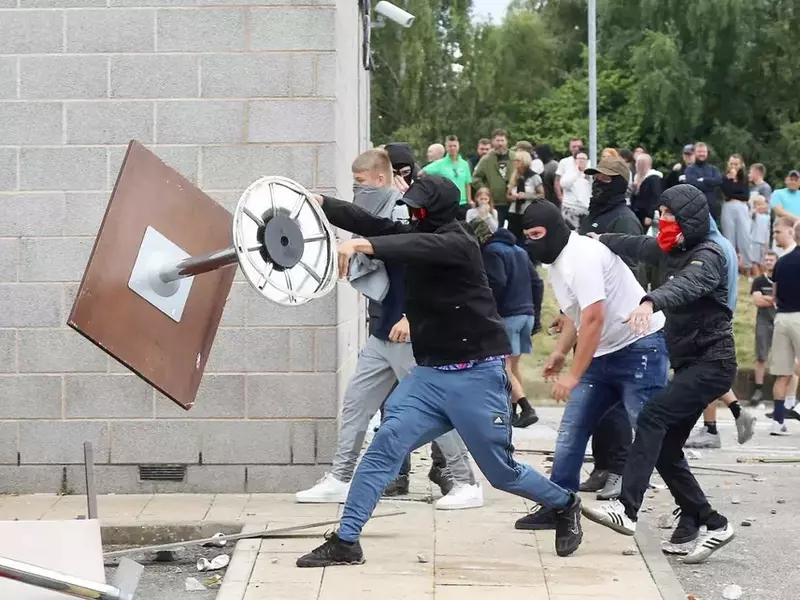 Protests at Rotherham hotel where asylum seekers and immigrants are housed