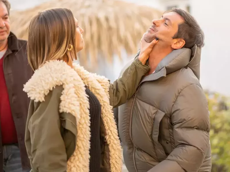 Adela il bate pe Radu Valcan