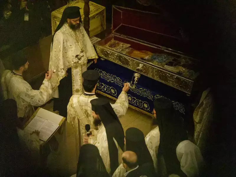 Procesiunea scoaterii moastelor Sfintei Parascheva 2024 – Foto Silviu Cluci redim_9063 – Copy