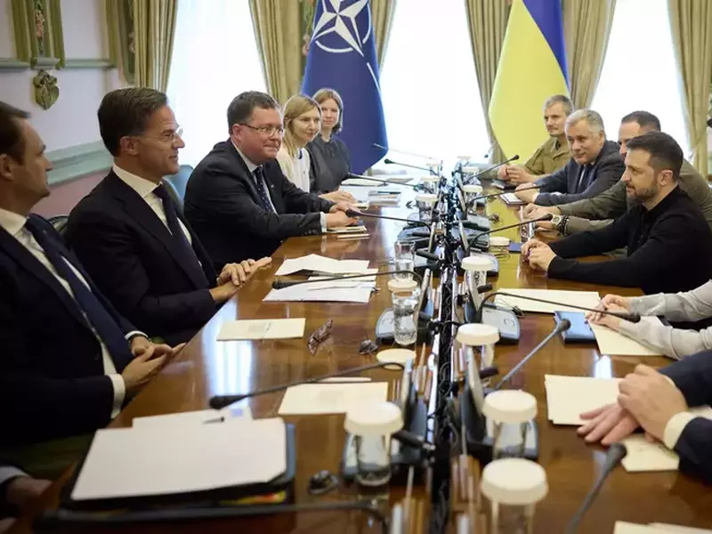 Zelenski si Rutte (3)