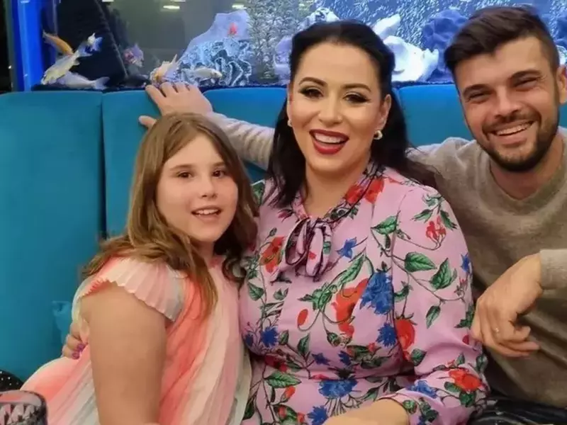 Isabela și Marius Elisei, tatăl ei