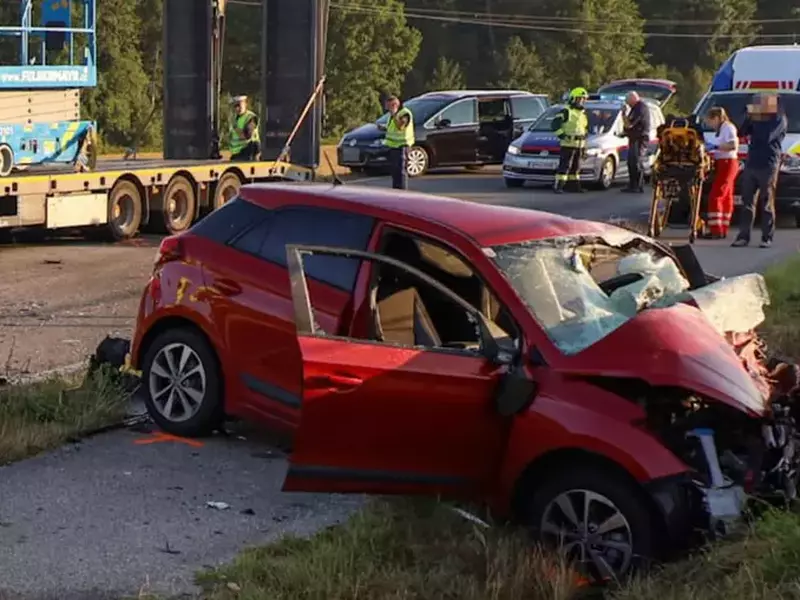 Hyundai roșu, accident Germania, Foto_ Bild.de