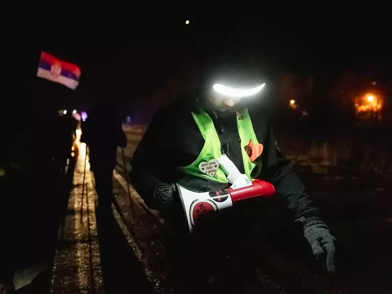 protest-serbia-la-sate-s-110