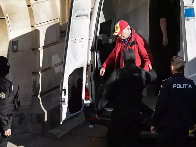 Unul dintre cei șase bărbați acuzați de trădare. FOTO Vlad Chirea