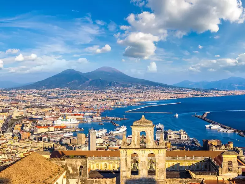 Napoli,(naples),And,Mount,Vesuvius,In,The,Background,At,Sunset