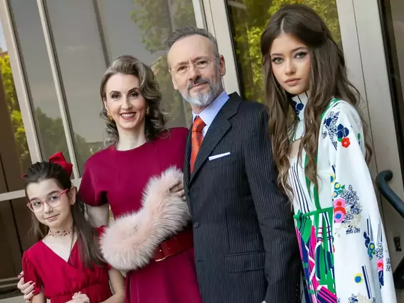 Mihai Albu și familia sa FOTO: Silviu Covaci
