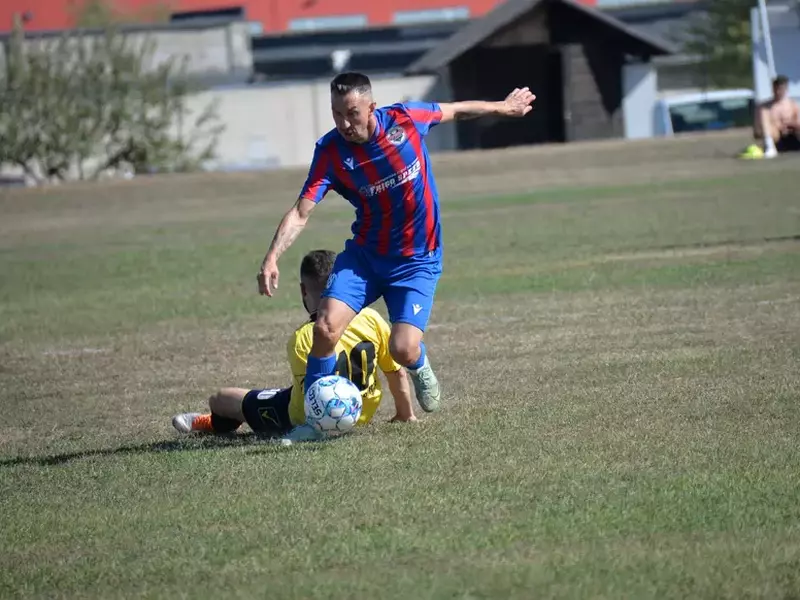 fotbalist roberto ayza 02 foto acs speed academy pitesti