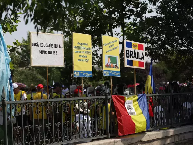 sindicate-educatie-protest-parlament (3)