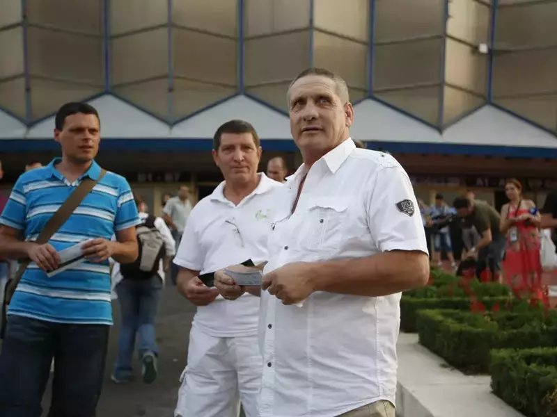 08bad1f5-1e0f-40da-afb9-a2b3410568ad