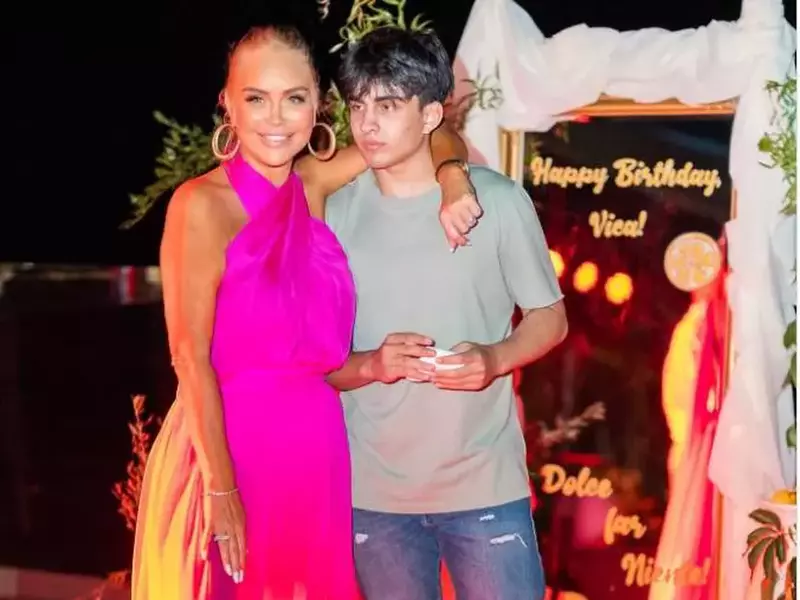 Vica Blochina și fiul ei, Edan