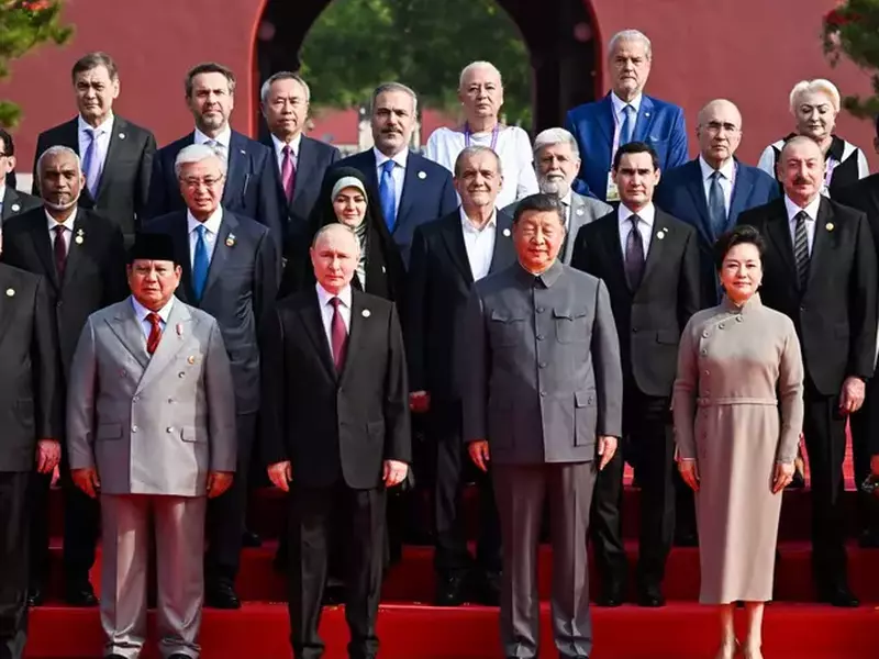 Adrian Năstase și Viorica Dăncilă, aproape de Xi Jinping, Vladimir Putin și Kim Jong-un