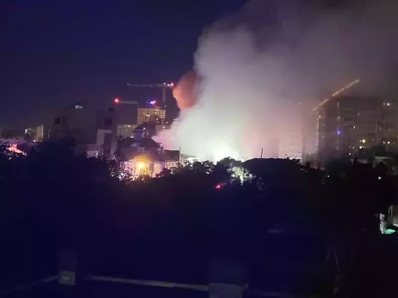 Incendiu devastator în sectorul 2.