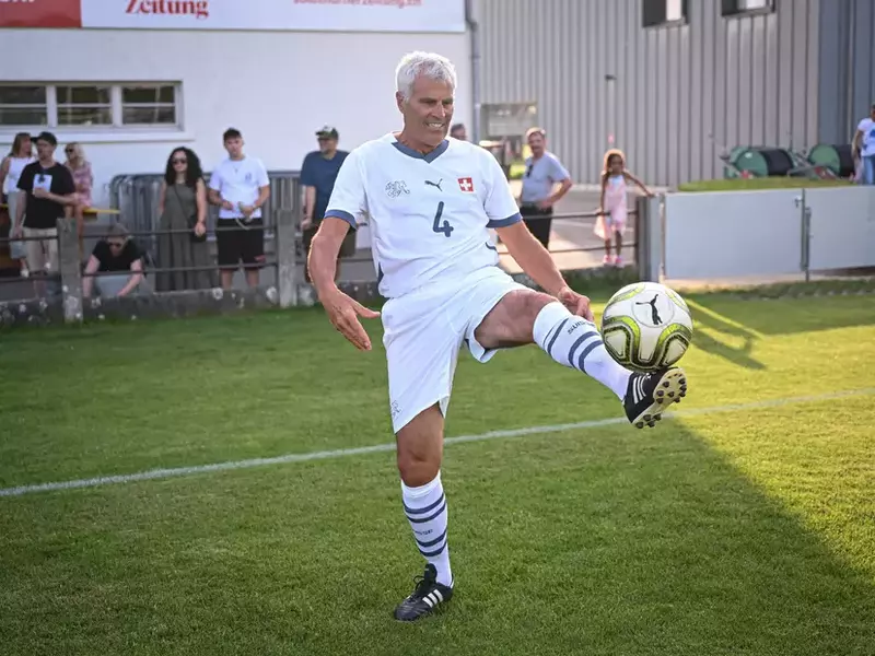 Fussball 14.06.2025 Jubilaeumsspiel: Suisse Legends gegen FC Post Solothurn ( 80 Jahre), Kurdische FC Solothurn (50 Jahr