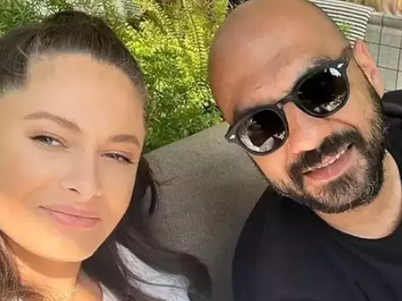 Raluka și iubitul ei, Guy Kouris