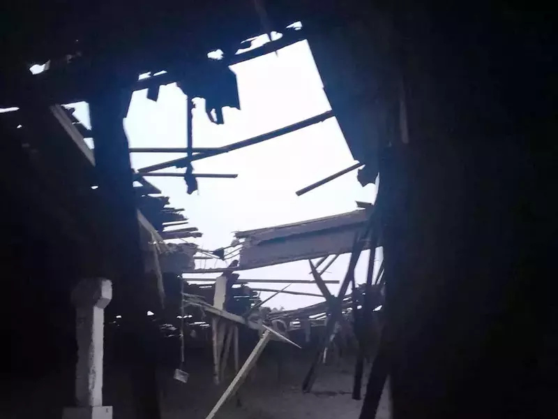 O ferma de porti distrusa de o bombă în Herson, Ucraina