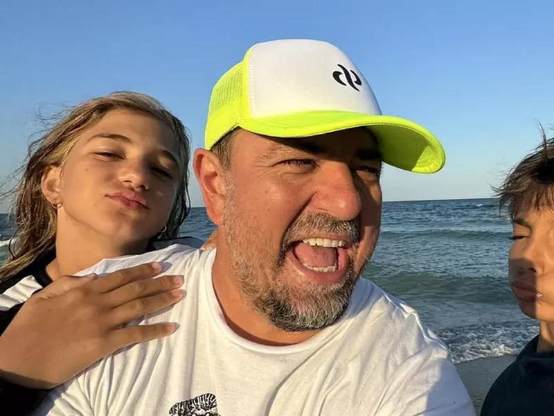 Horia Brenciu si copiii in vacanta