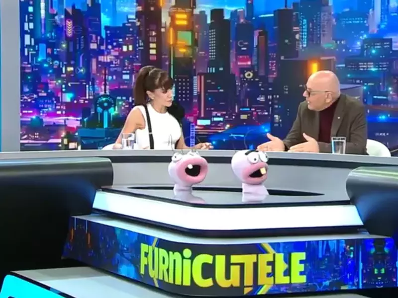 Denise Rifai și Raed Arafat într-un platou de emisiune