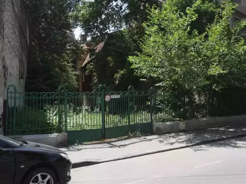 vila lui Mircea Lucescu din zona Piața Romană (3)