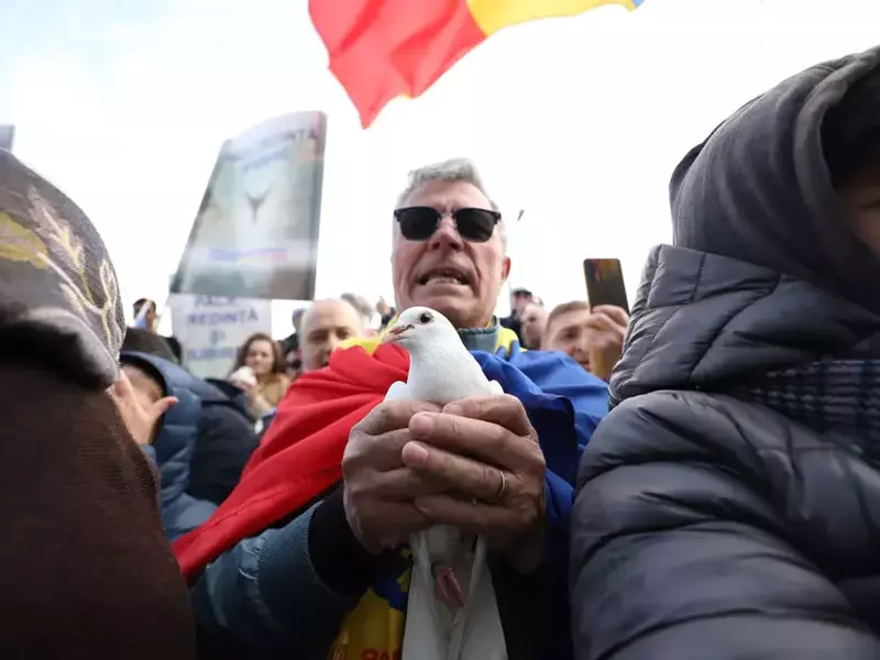 Susținători Călin Georgescu. Foto: Dumitru Angelescu