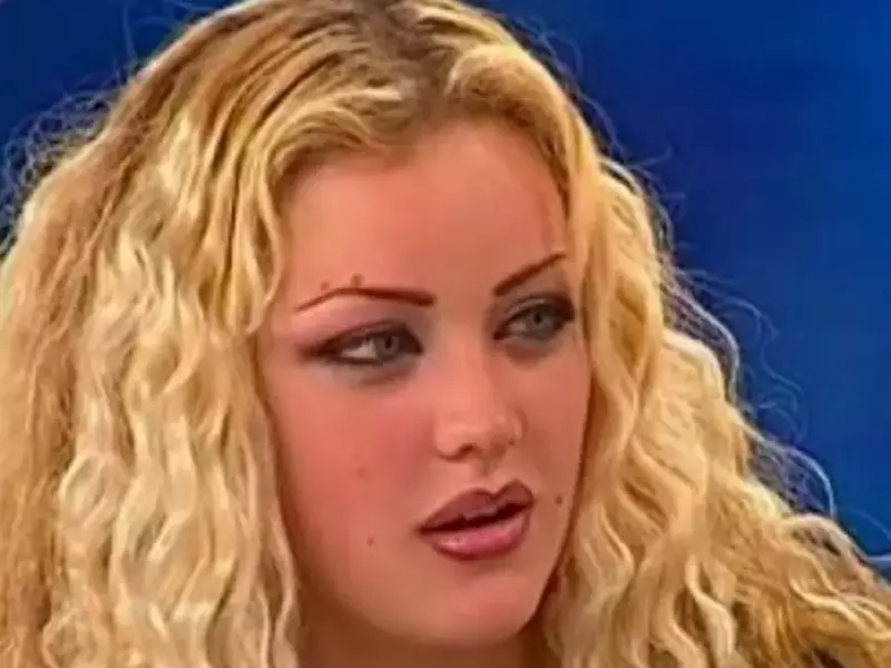 Bianca Drăgușanu înainte de operațiile estetice (3)