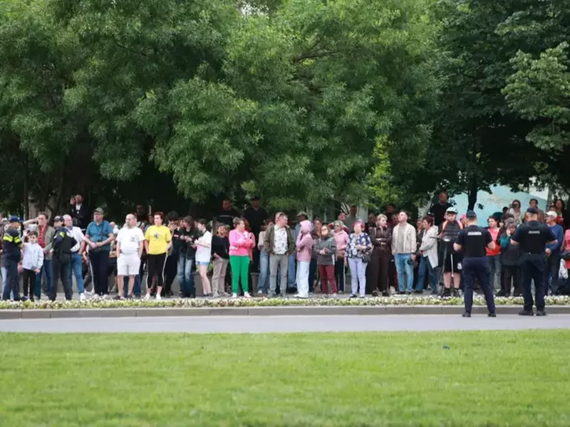 locatari galati huiduit nicusor dan