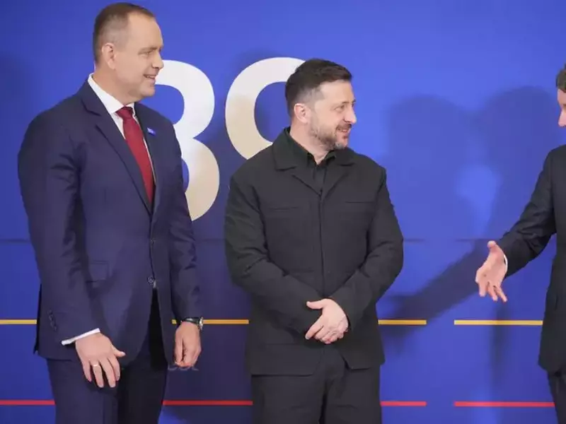 Președintele Poloniei, Karol Nawrocki (stânga), și președintele României, Nicușor Dan (dreapta), îl întâmpină pe președintele Ucrainei, Volodimir Zelenski (2)