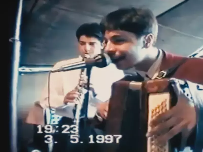 Florin Salam în anul 1997 | Captură din serialul-documentar „Cămătarii”