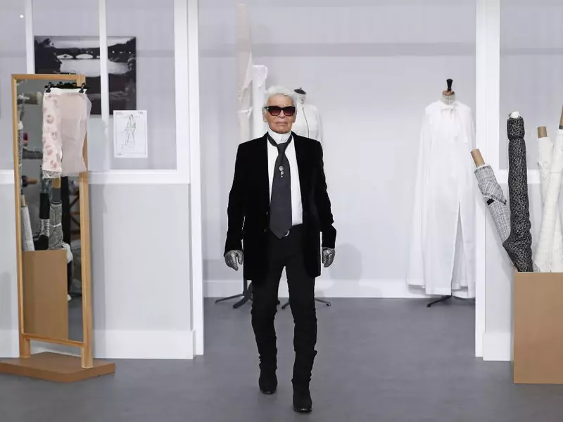 Karl Lagerfeld A Murit Designerul Casei Chanel S A Stins La 85 De Ani Libertatea