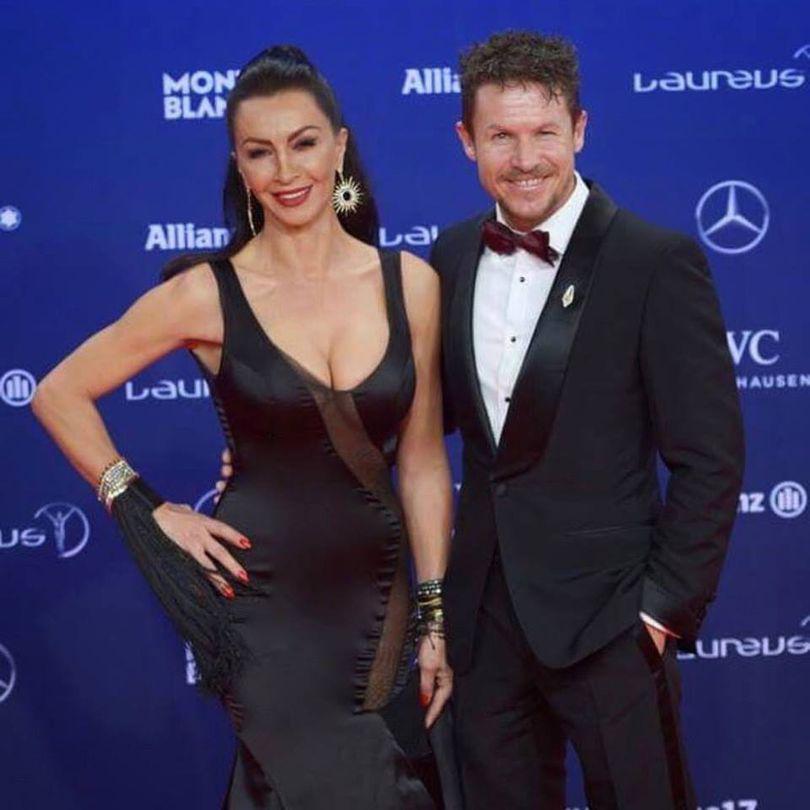 Mihaela Rădulescu, goală în cadă. Felix Baumgartner a ...