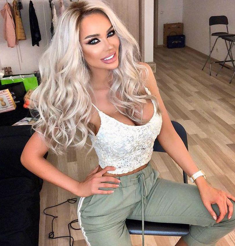 Bianca Drăgușanu trage din greu la sala de sport. Ipostaze ...