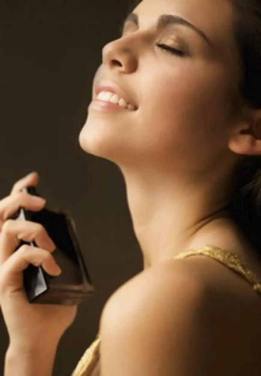 Tradiții în a doua zi de Paște. Fetele sunt stropite ca să fie frumoase tot anul