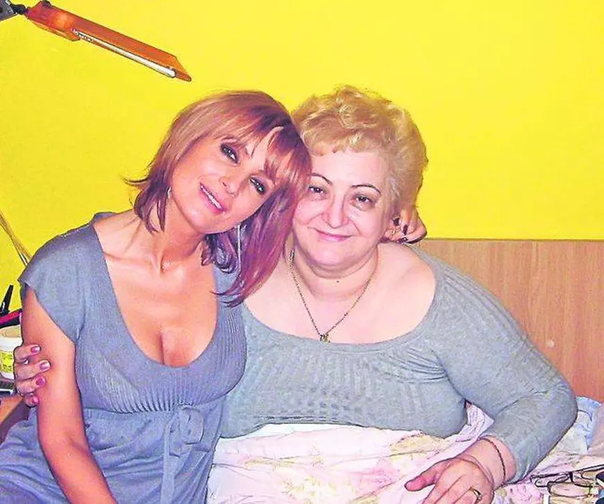 daniela-gyorfi_cu_mama_a-murit.jpg