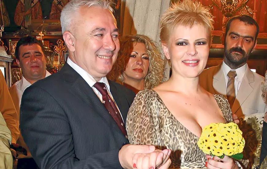 Sanda Ladoși cântă la Te cunosc de undeva