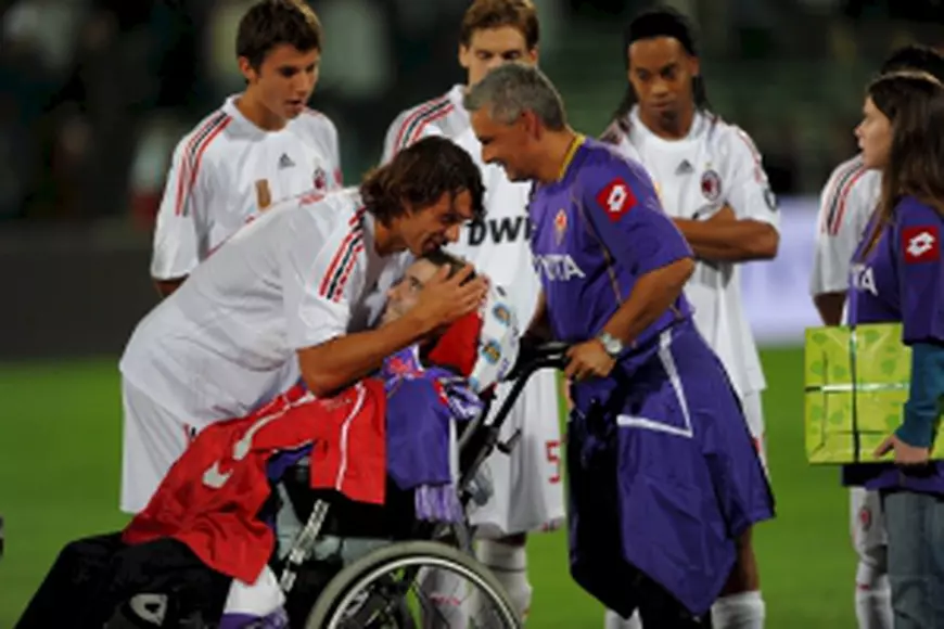 Paolo Maldini şi Roberto Baggio au fost alături de Stefano Borgonovo FOTO: EPA