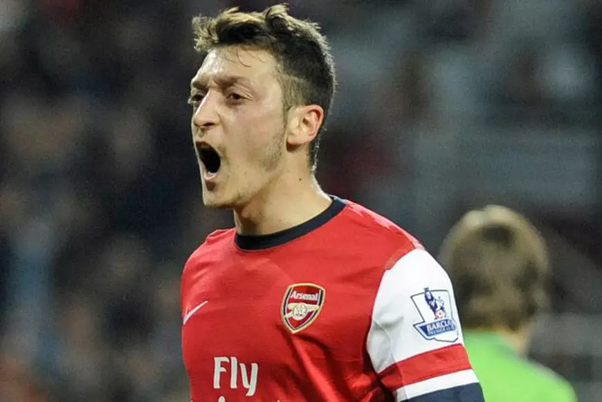 Mesut Ozil a vândut kebab în nordul Londrei. Germanul de origine turcă câștigă 250.000 de lire sterline pe săptămână