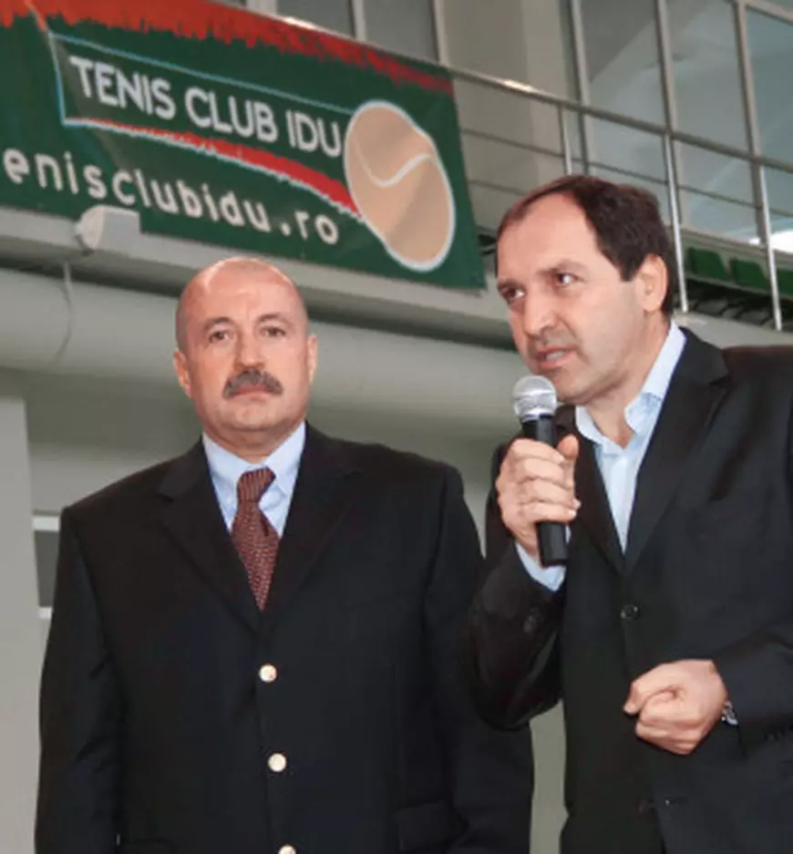 Corneliu Idu, Dumitru Hărărdău