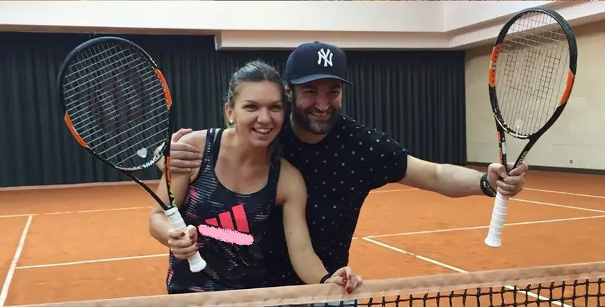 Simona_Halep_si_Smiley.jpg