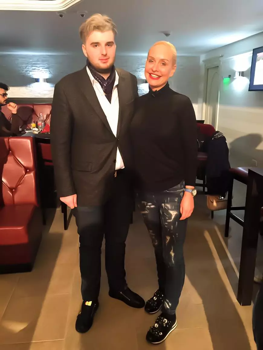 EXCLUSIV. Vica Blochina l-a dat în judecată pe Victoraș Micula de să-i meargă fulgii. Îi cere jumătate de milion de euro!