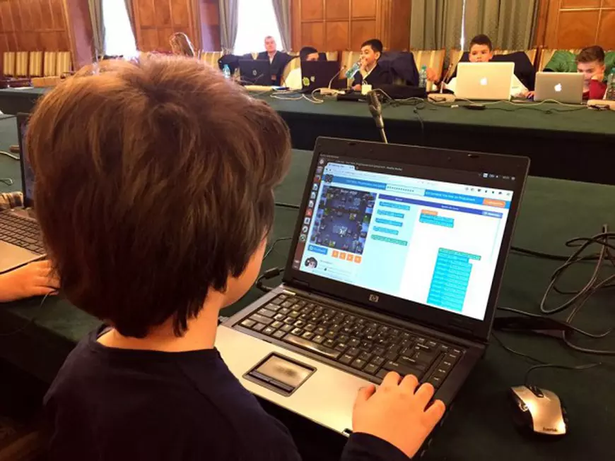 10422117_855542151234375_1349347547916401910_n