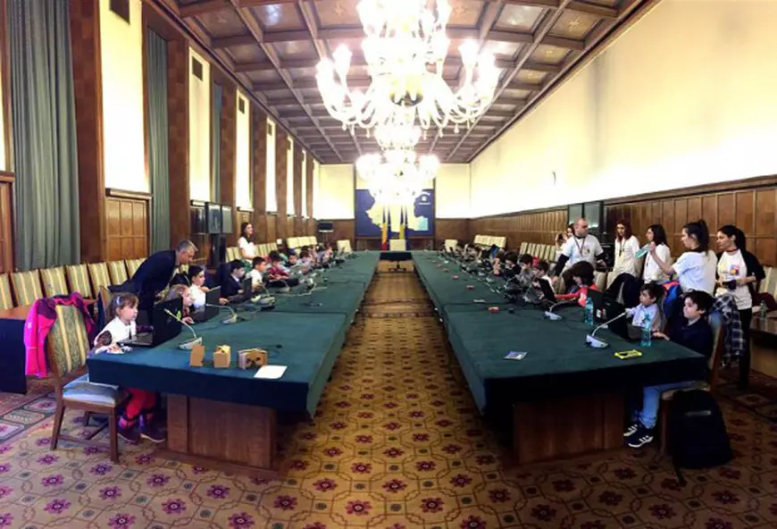 12801513_855542074567716_4867362796477217078_n