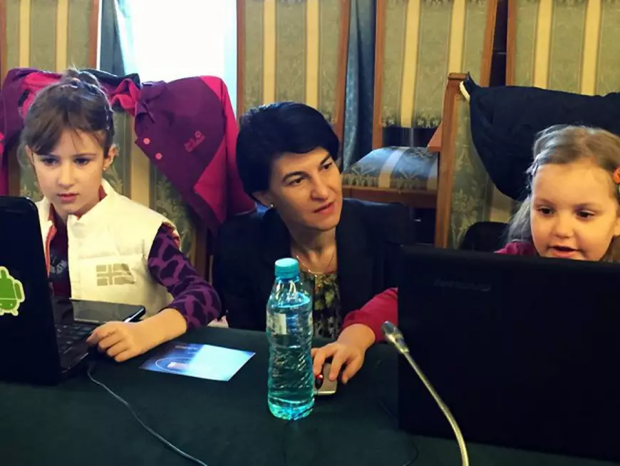 12803319_855542077901049_4799743840588540827_n